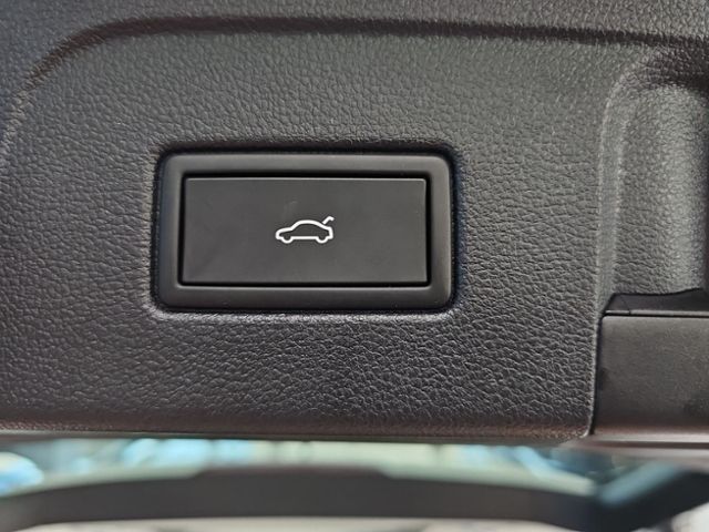 Fahrzeugabbildung Volkswagen Touran 1.5 TSI DSG Highline BLACK STYLE 7-SITZER