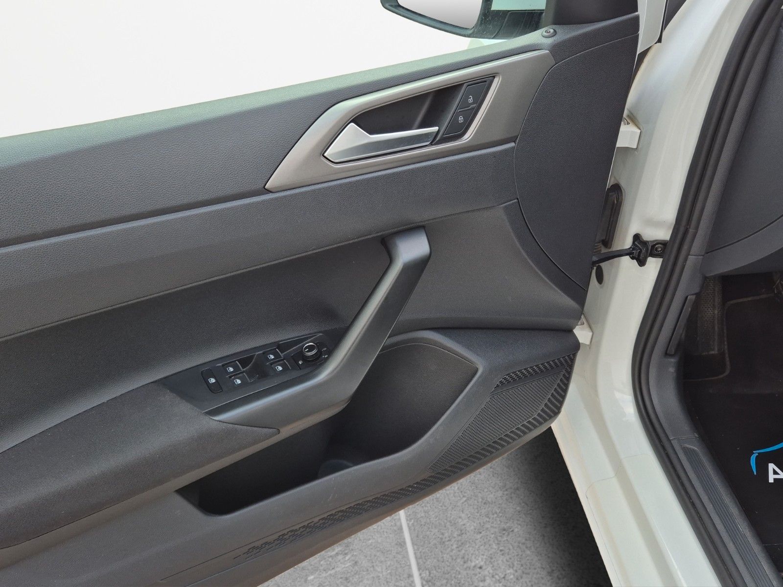 Fahrzeugabbildung Volkswagen POLO 1.6 TDI COMFORT KLIMAAUT ALLWETTER