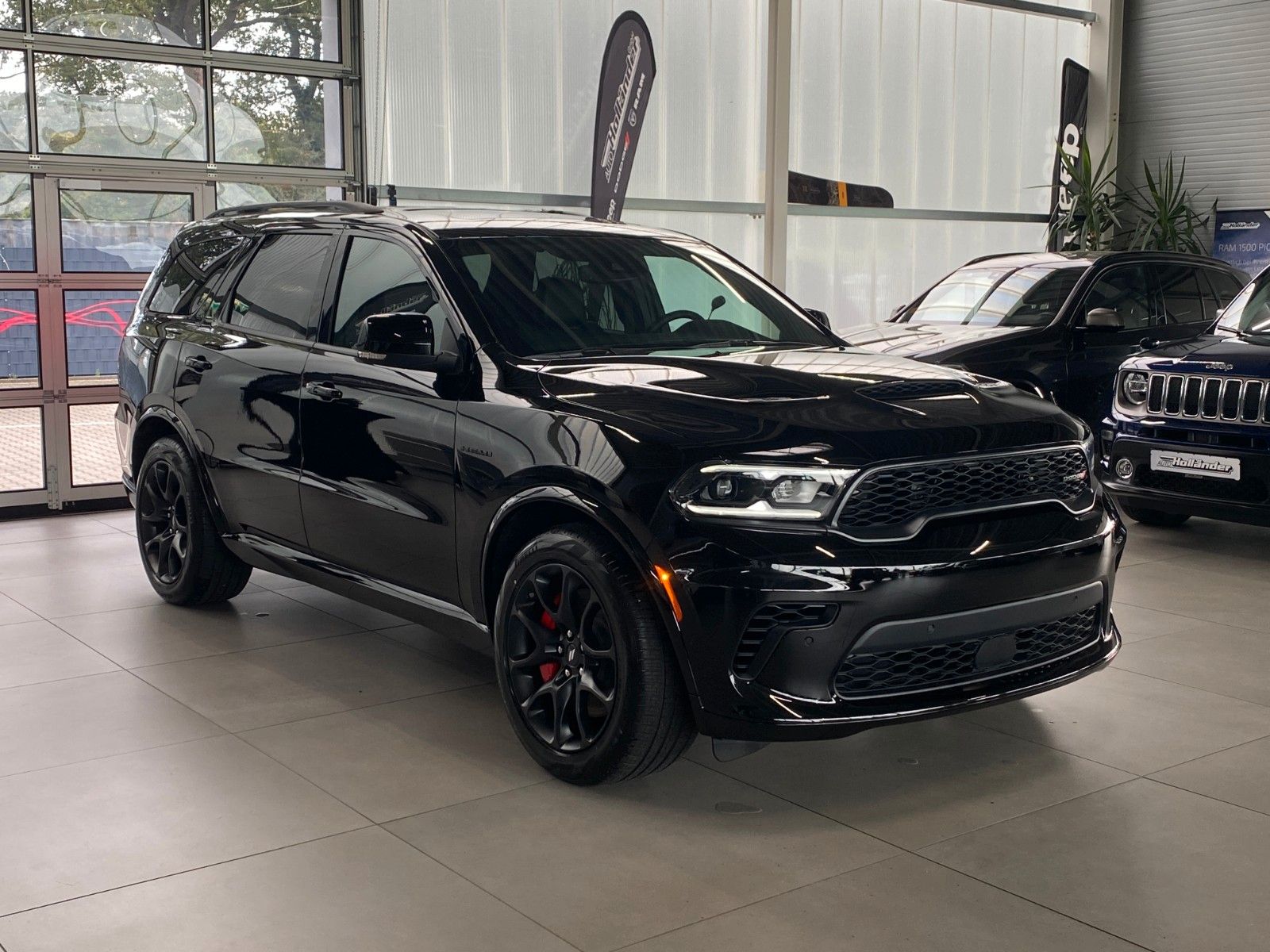 Fahrzeugabbildung Dodge Durango 5,7 HEMI R/T Premium LPG Black 7-Sitzer