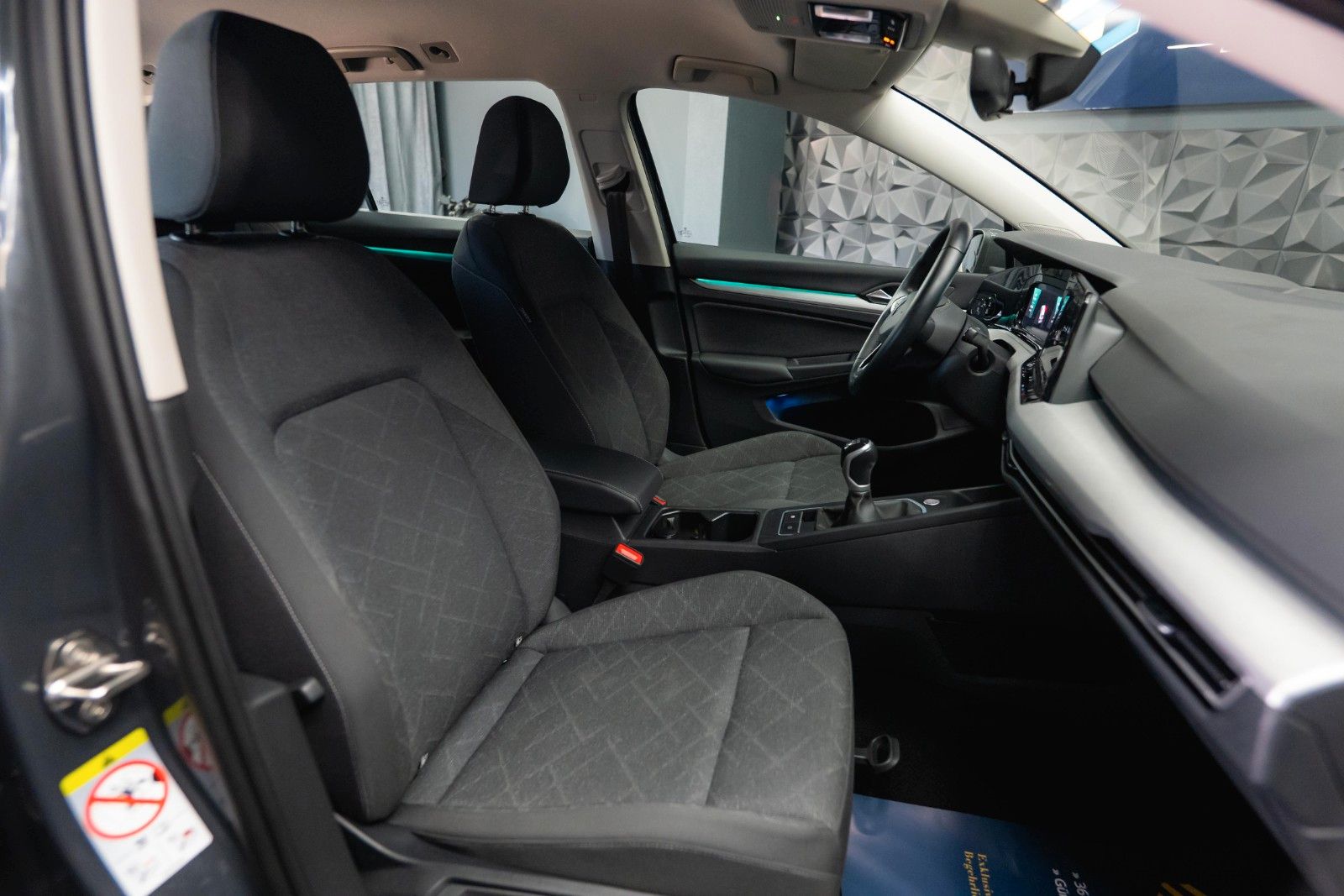 Fahrzeugabbildung Volkswagen Golf VIII Variant 2.0 TDI Life *ACC*LED*DAB*19%*