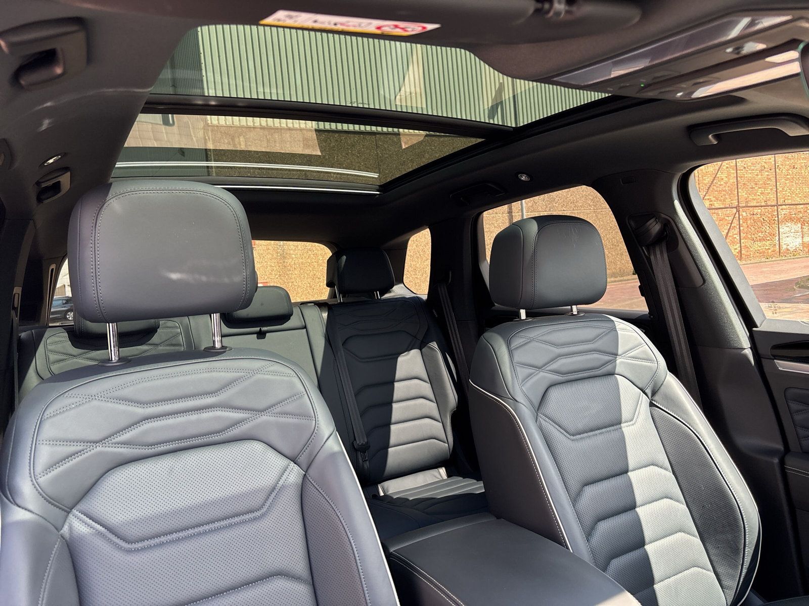 Fahrzeugabbildung Volkswagen Touareg 3.0 TDI 4Mot. R-Line AHK PANO HuD Keyles