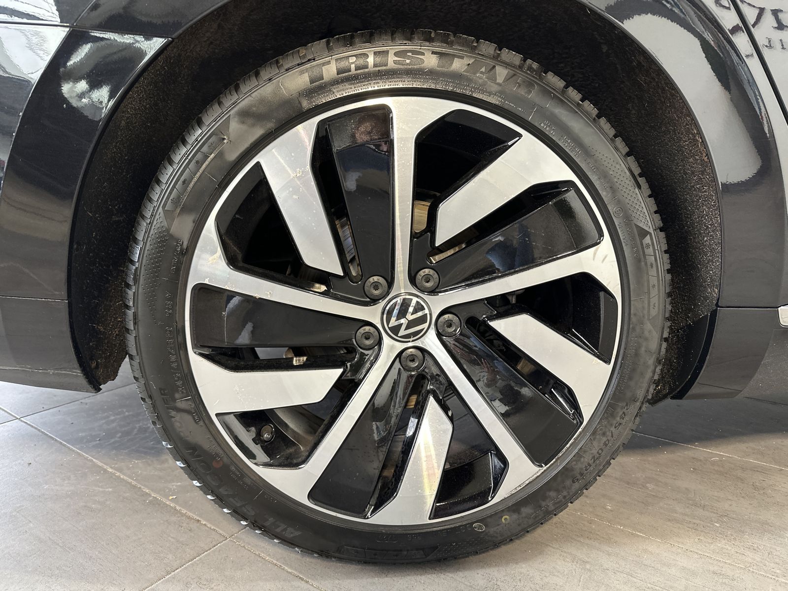 Fahrzeugabbildung Volkswagen Arteon SB 2.0 TDI DSG R-Line NAV+LED+ACC+PANORAM