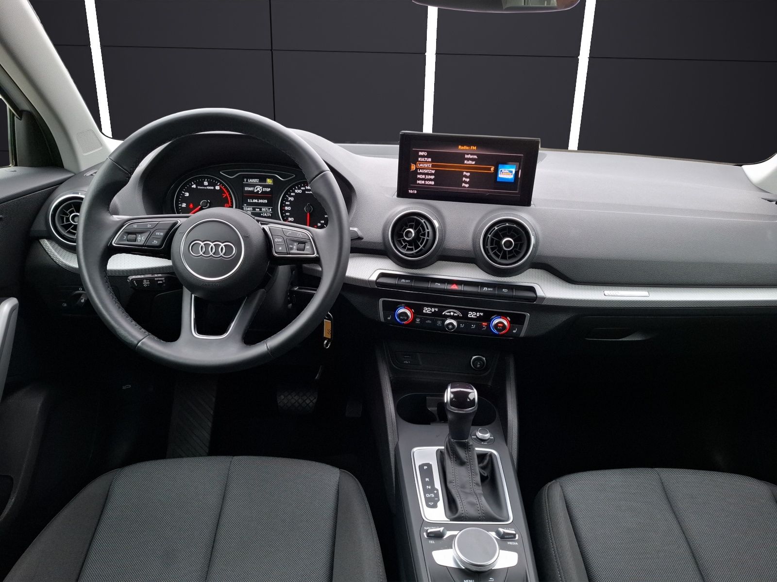Fahrzeugabbildung Audi Q2 35 TFSI advanced S-tronic LED Navi ACC RFK SH