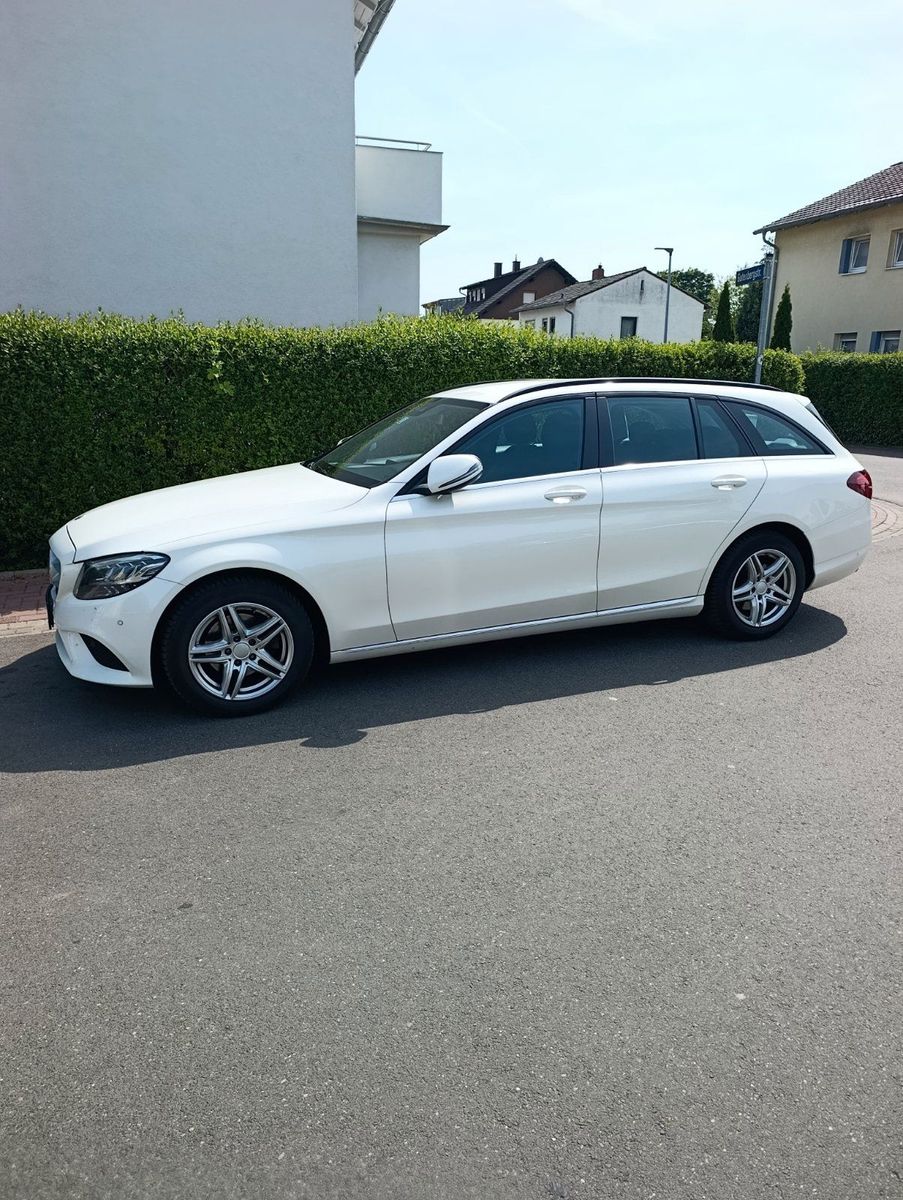 MERCEDES-BENZ Mercedes-Benz C 200 d T-Modell (Kombi)  2...