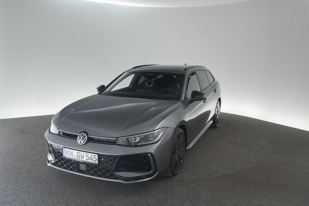 Volkswagen Passat Variant 2.0 TDI 4M DSG R Line AHK Navi