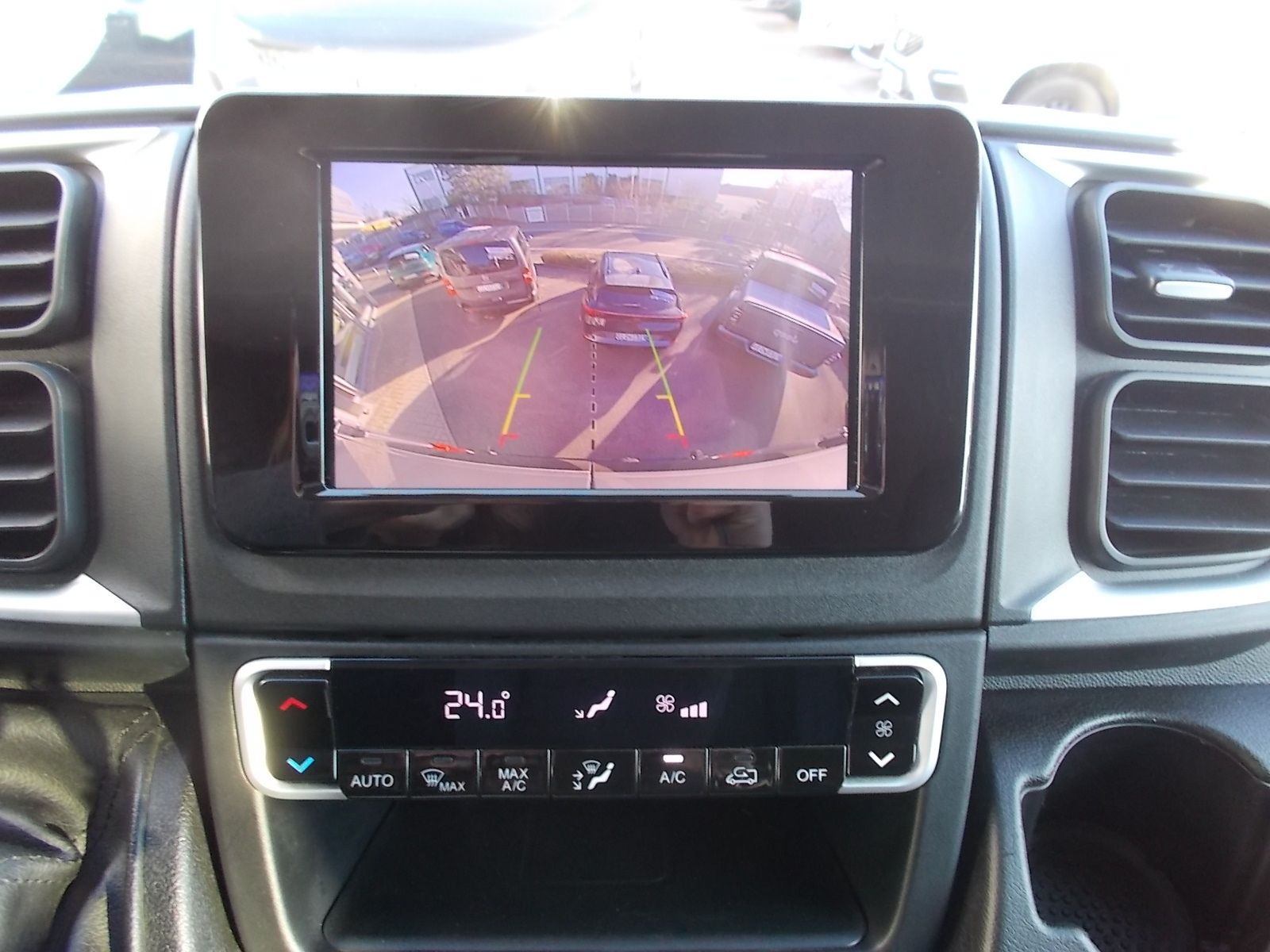 Fahrzeugabbildung Fiat Ducato Kombi 33 L2H2 140 Multijet + 9 Sitzer