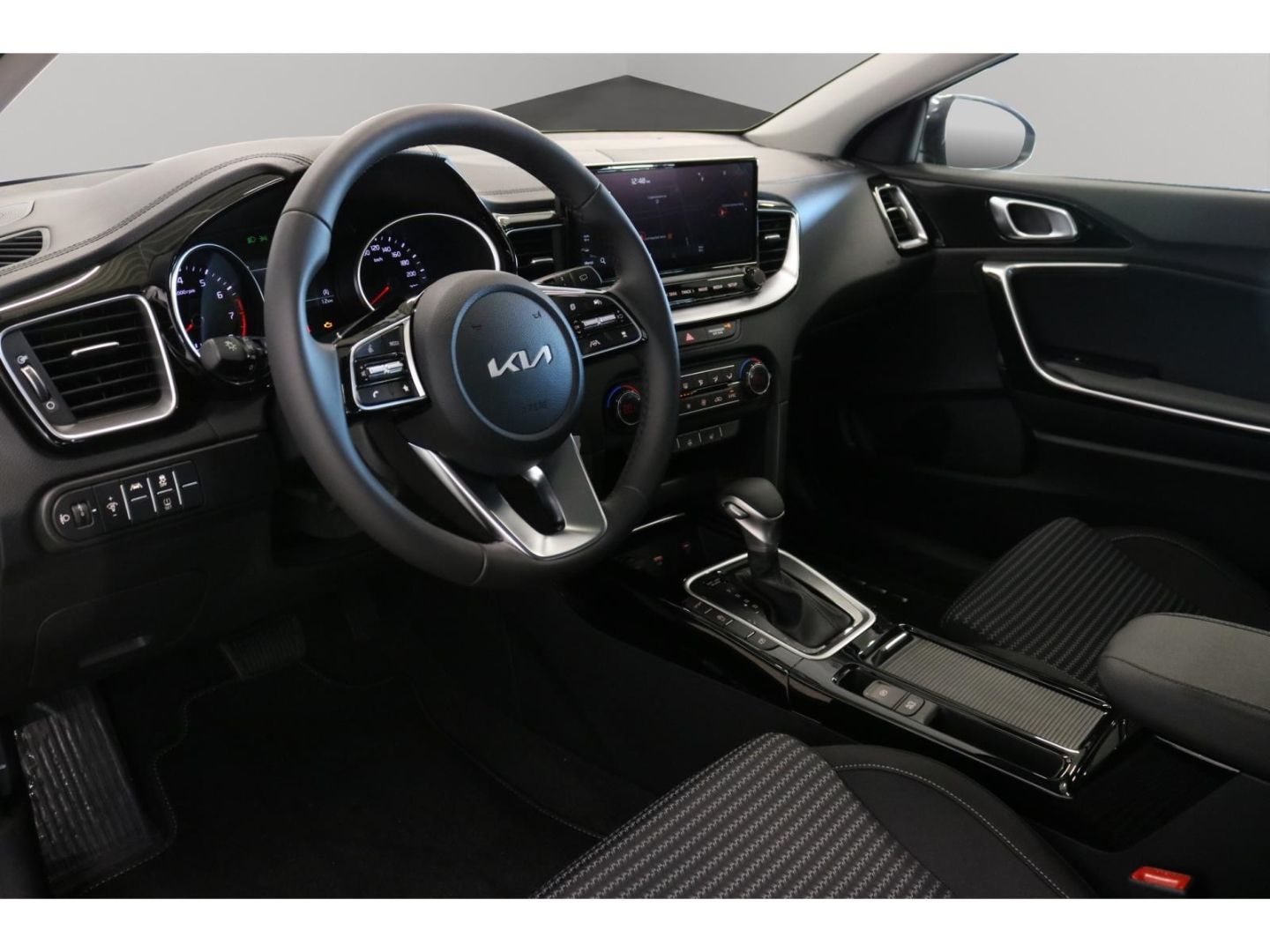 Fahrzeugabbildung Kia Ceed_sw Spirit 1.5 Alu JBL Sound Navi ACC LED