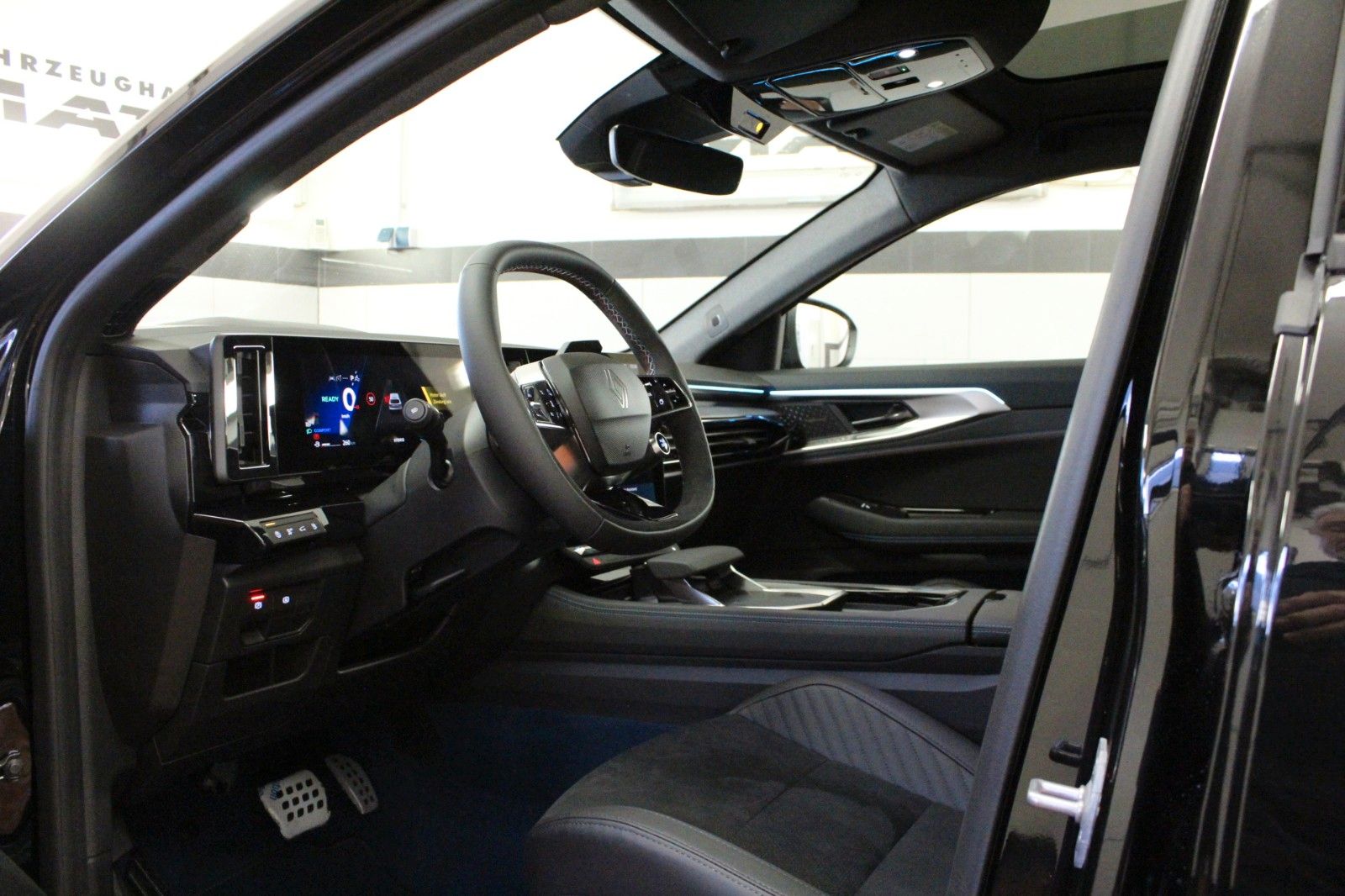 Fahrzeugabbildung Renault Rafale Hybrid E-Tech 4x4 300 PHEV Atelier Alpine