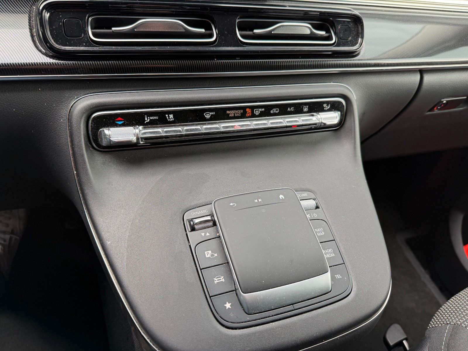 Fahrzeugabbildung Mercedes-Benz V 220 d DISTRONIC AHK 2,5to Standheizung