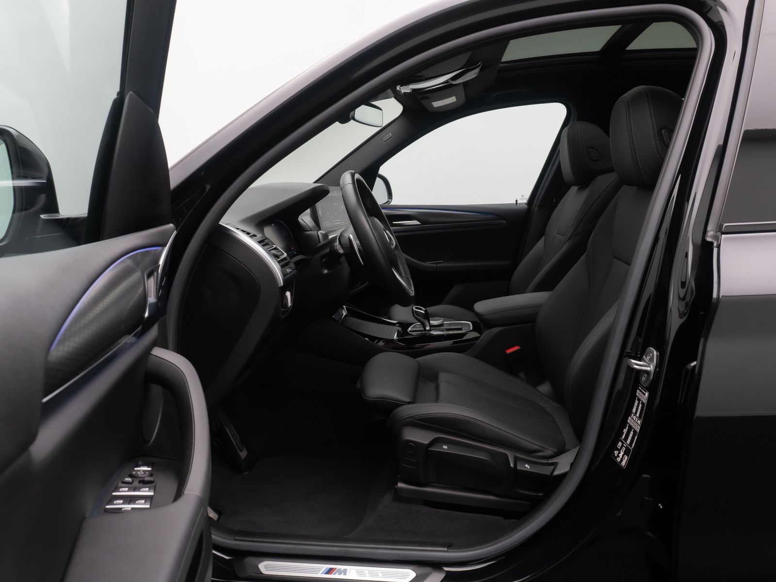 Fahrzeugabbildung BMW X3 xD30i M Sport AHK Kamera DAB HUD Panorama 20"