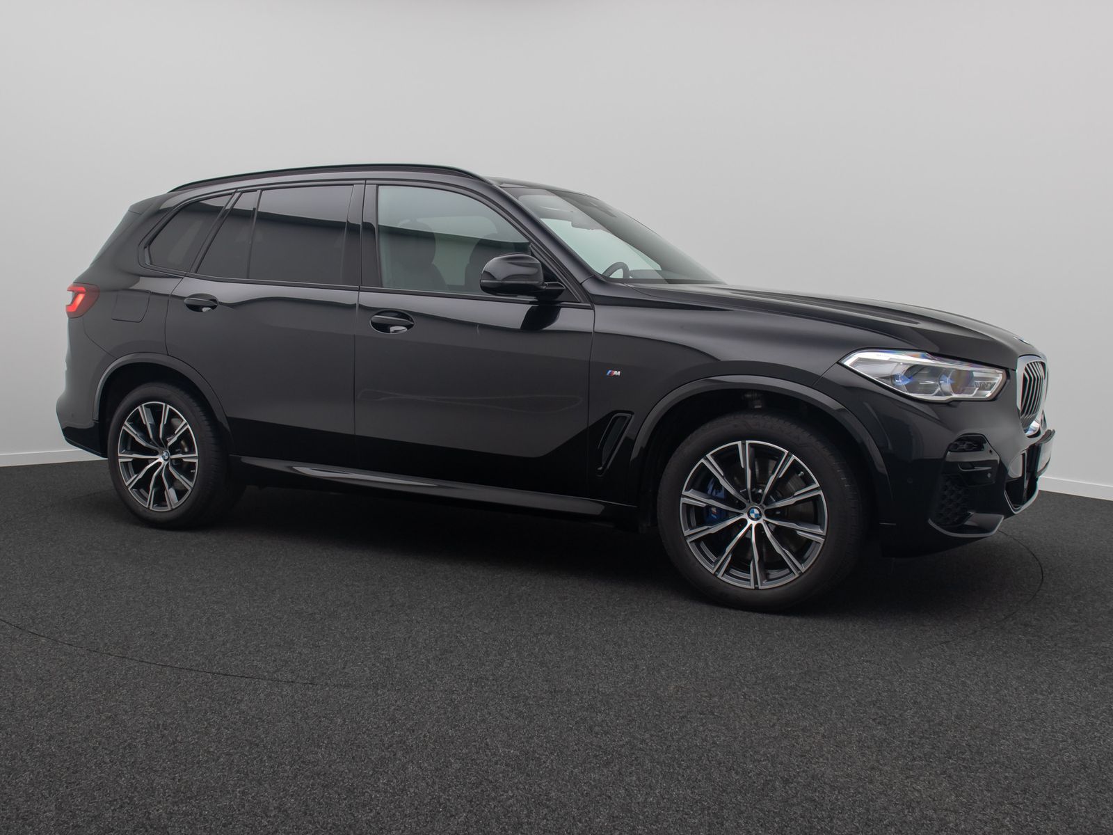 Fahrzeugabbildung BMW X5 xD40d M Sport Laser HUD DAB AHK Panorama Komf