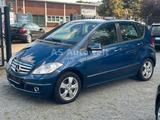 Mercedes-Benz A 180 AVANTGARDE BlueEFFICIENCY - Mercedes-Benz A 180: Avantgarde