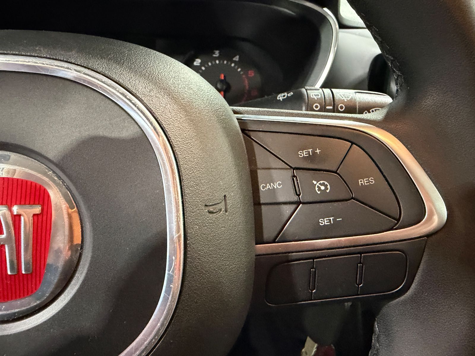 Fahrzeugabbildung Fiat Tipo/AUTOMATIK/LED/NAVI/KAMERA/SHZ