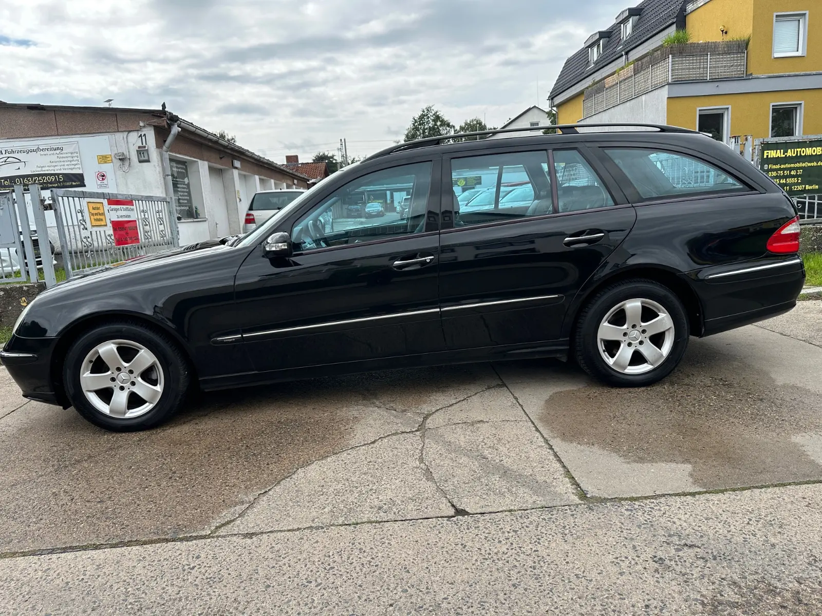 Mercedes-Benz E240 2004 — photo 18