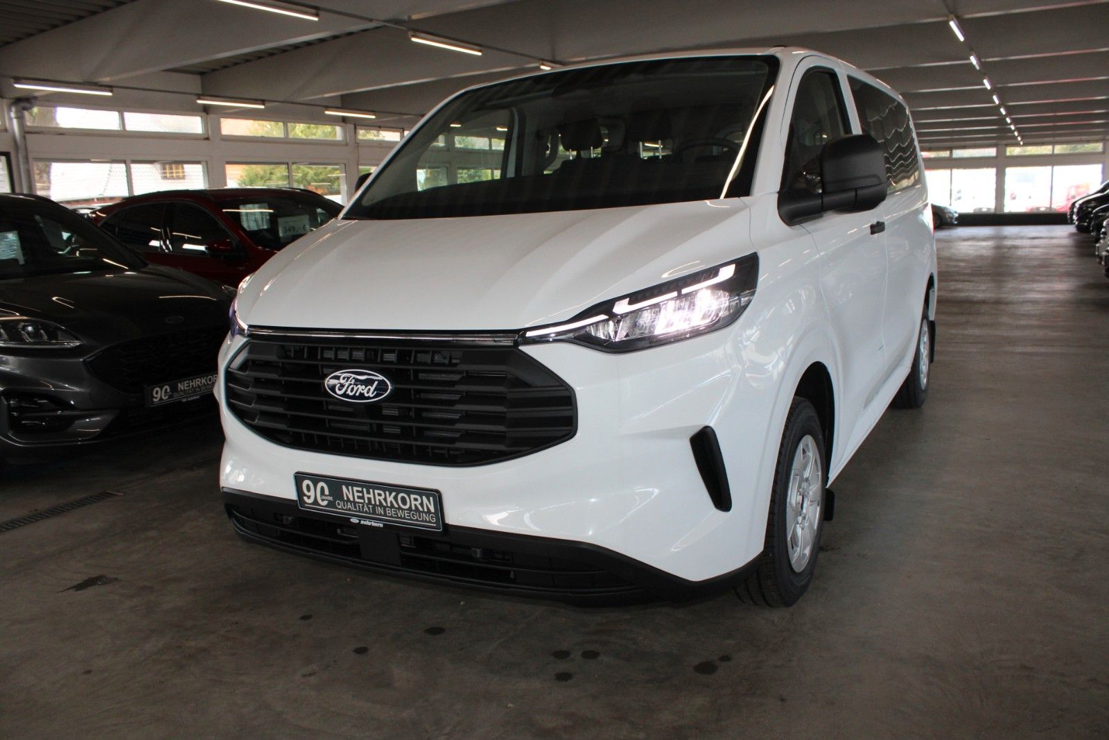Fahrzeugabbildung Ford Transit Custom TREND 9-Sitzer LED NAVI CAM uvm.