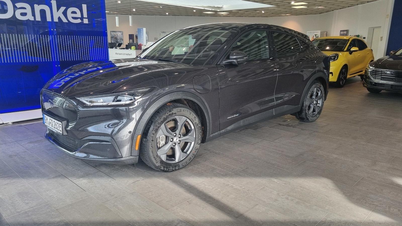 Ford Mustang Mach-E BASE 294PS RWD - MY 2022.25