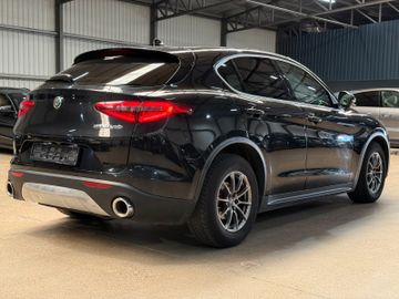 Alfa-Romeo Stelvio - 7