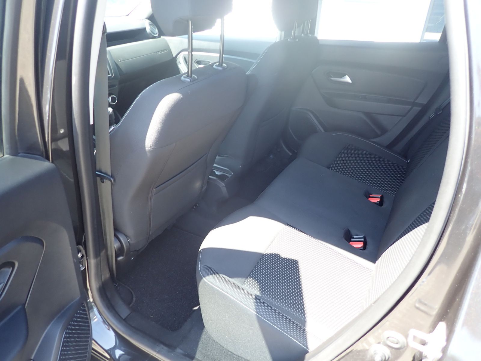 Fahrzeugabbildung Dacia Duster TCe 130 2WD URBAN/SHZ/EPH/NAVI/