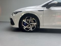 VW Golf R Variant 4Motion 320 PS  IQ.Light