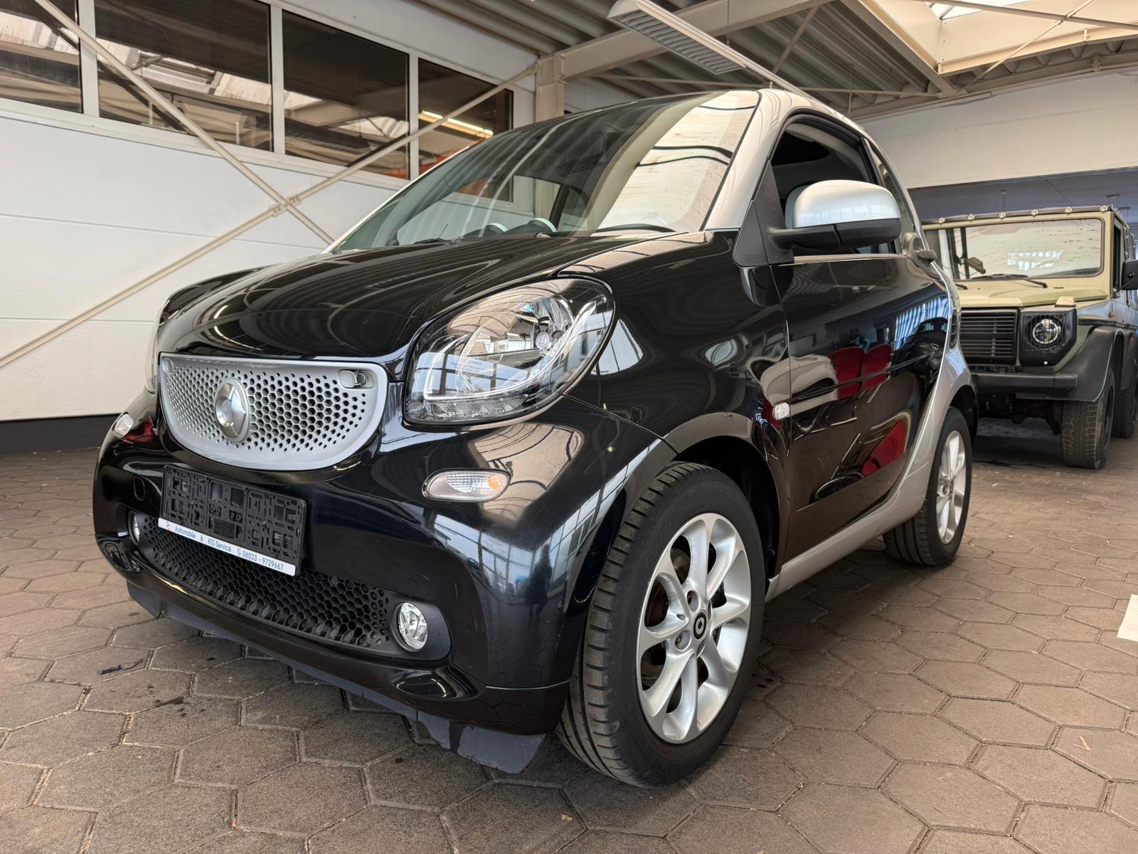 Smart ForTwo fortwo coupe 52 kW"TEMPOMAT"PANORAMA