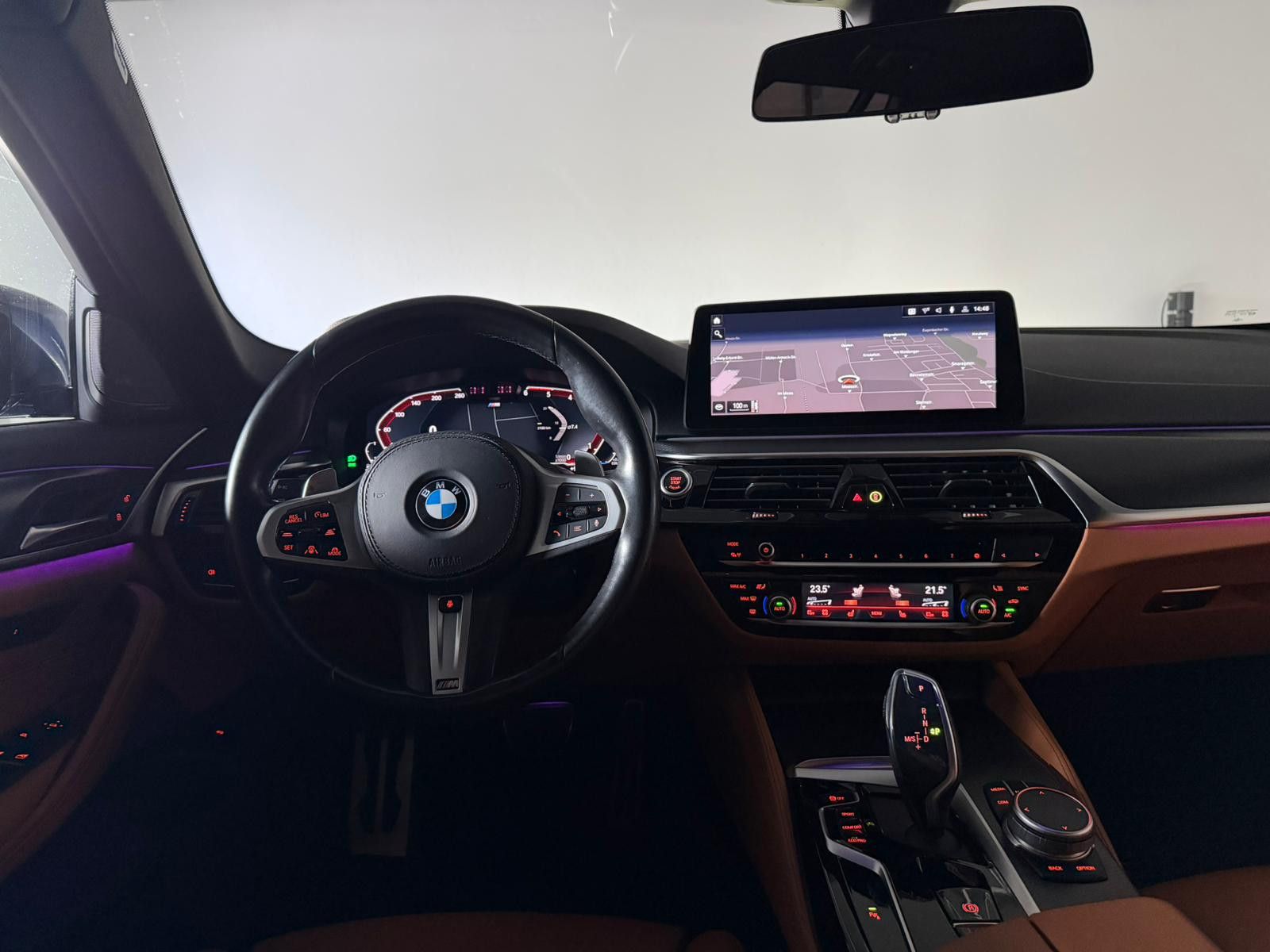 Fahrzeugabbildung BMW 530d M-SPORT/FACELIFT/LASER/ASSIST/STHZG/AHK
