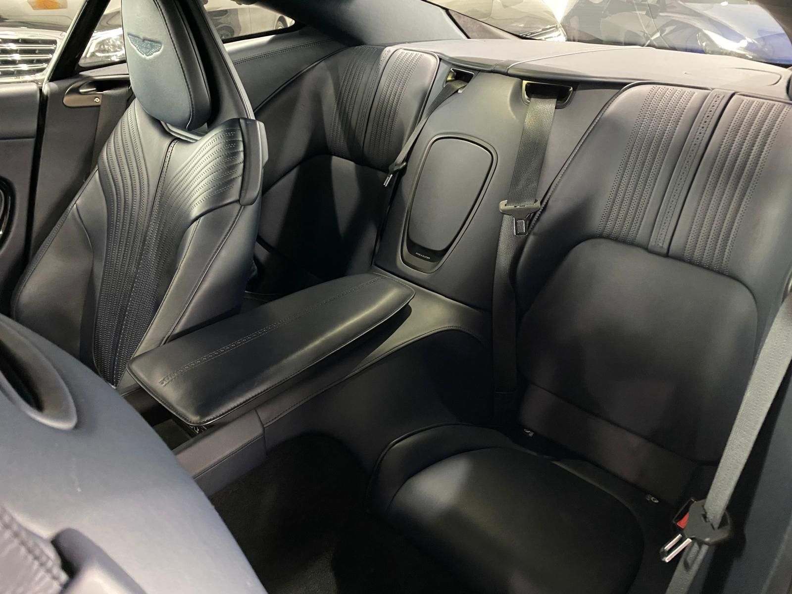 Fahrzeugabbildung Aston Martin DB11 V12 Coupe Launch Edition