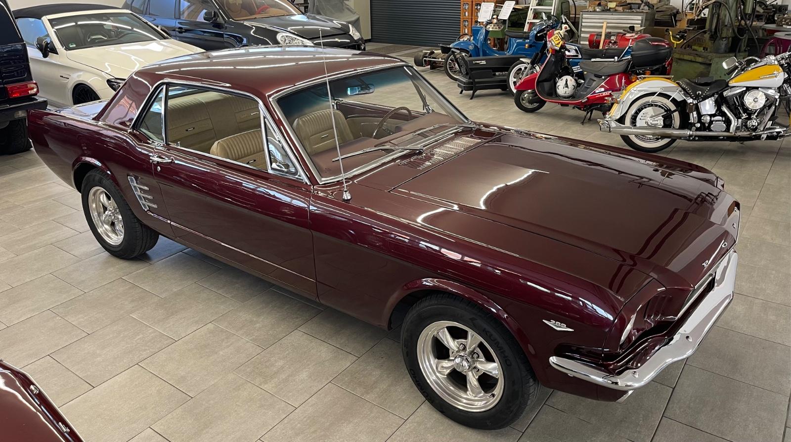 Ford Mustang, orig.A-Code, Servo, tolles Auto