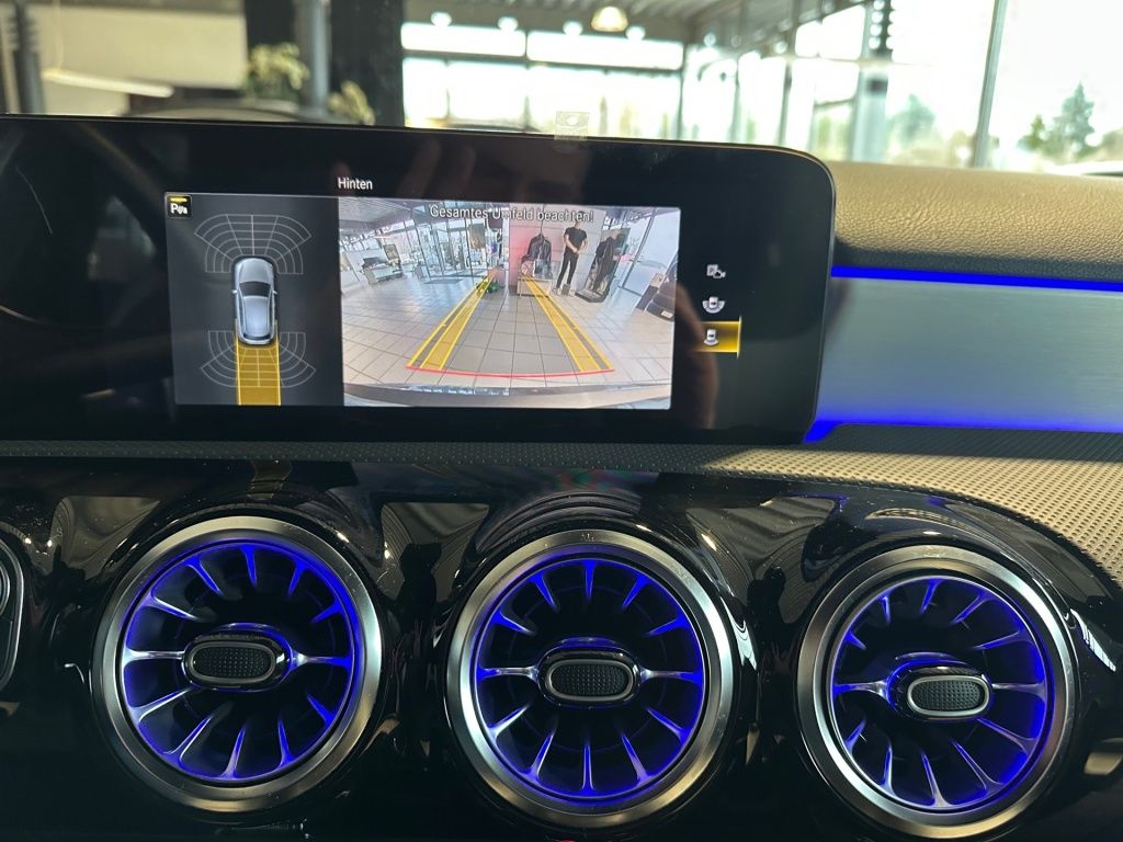 Fahrzeugabbildung Mercedes-Benz A 180 AMG Night ACC Multibeam SHZ Ambie. Sport