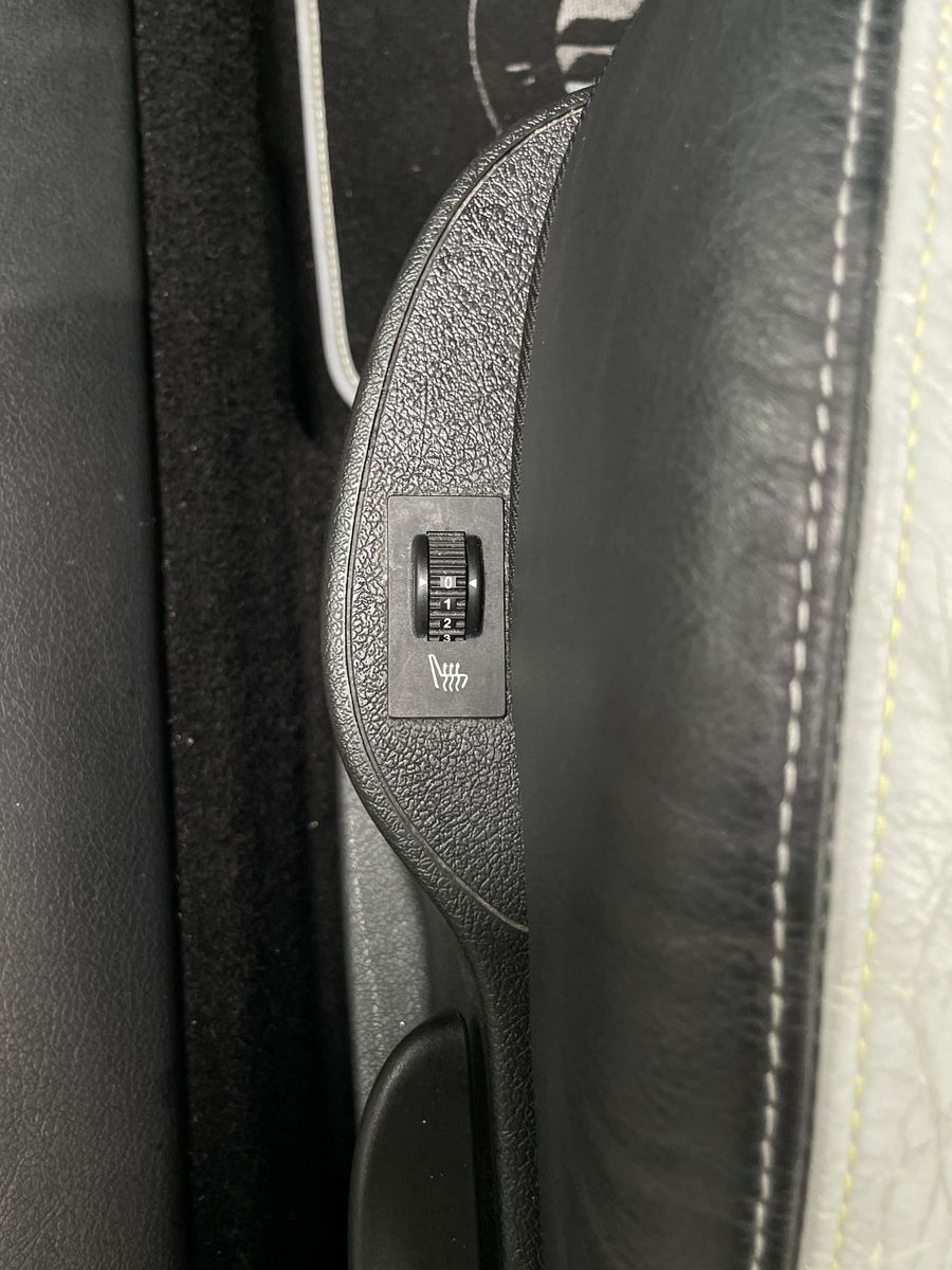Fahrzeugabbildung Peugeot 207 CC Roland Garros #Tempomat#JBL#Shz