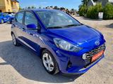 Hyundai i10 1.0 Automatik  KLIMA SHZ ALLWETTER ALU PDC - Hyundai i10 aus 2023