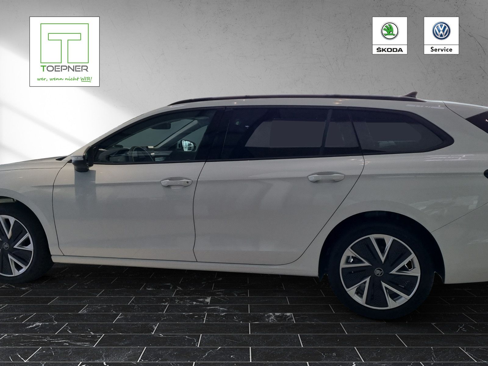 Fahrzeugabbildung SKODA Superb Combi Selection 2.0 TDI 142kW/193PS 4x4