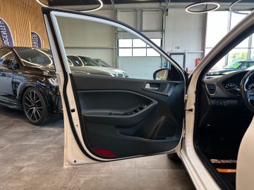 MYAUTOCENTER – Gebraucht- und Jahreswagen mit Werkstattservice in Pfaffenhofen Hyundai i20 *TÜV:828*KLIMA*TEMPO*CARPLAY*PDC*CAM*