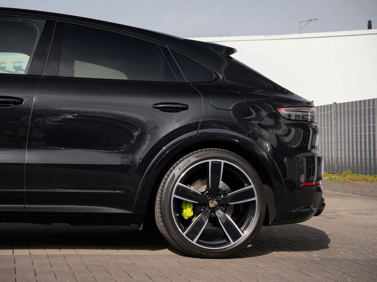 Porsche E-Hybrid Coupé SPORTDESIGN-PAKET-SPORTABGAS.-22" foto 15