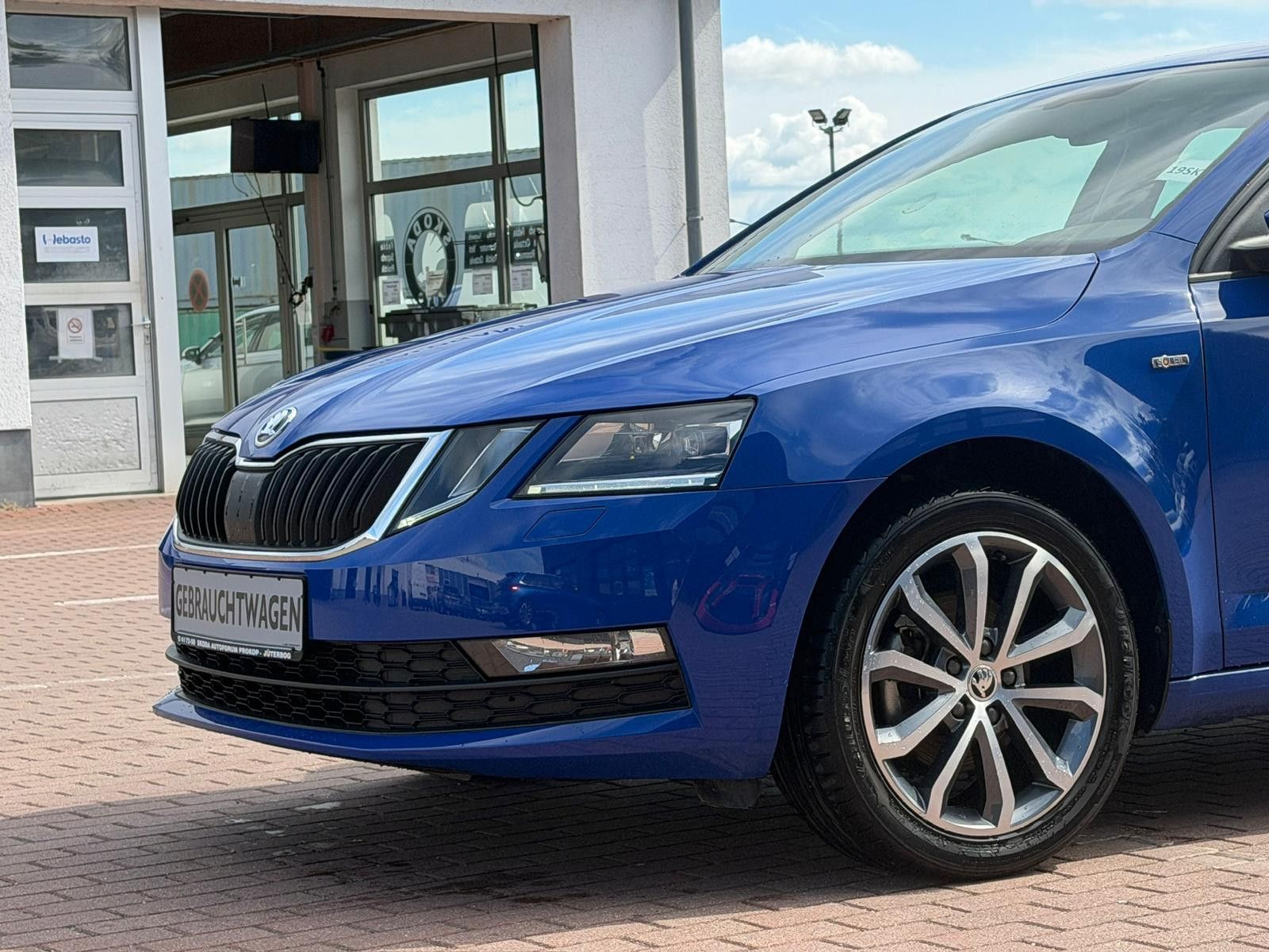 Fahrzeugabbildung SKODA Octavia Lim.*STNDHZNG*SZHZNG*TEMPOMAT*CARPLAY*