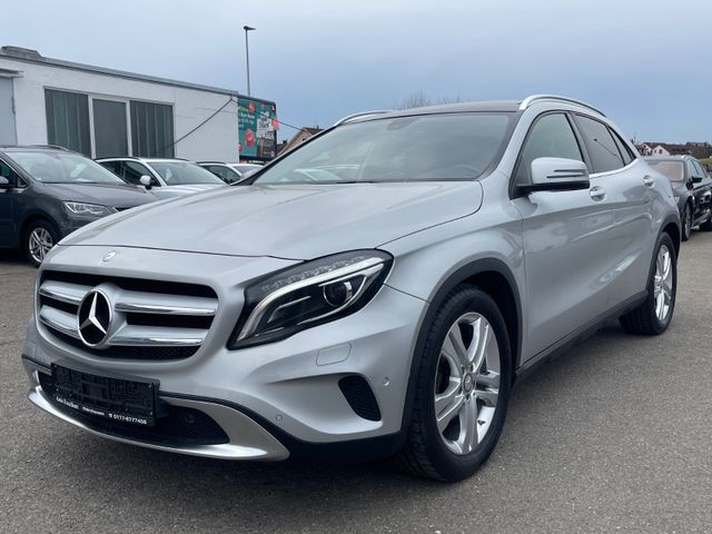 Mercedes-Benz GLA 220 CDI /d 4Matic°URBAN°PANORAMA°NAVI°XENON°