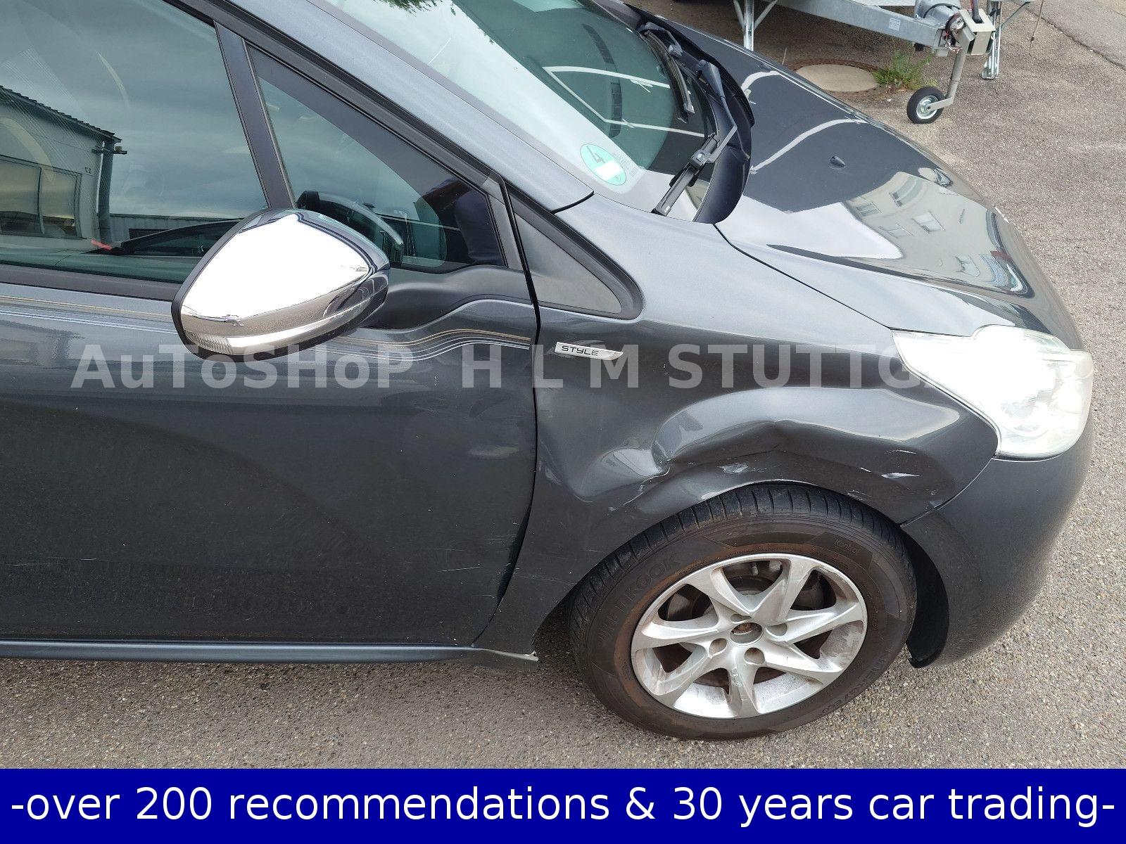 Peugeot 208 side~damage >AC>PDC >>alloys>Euro5