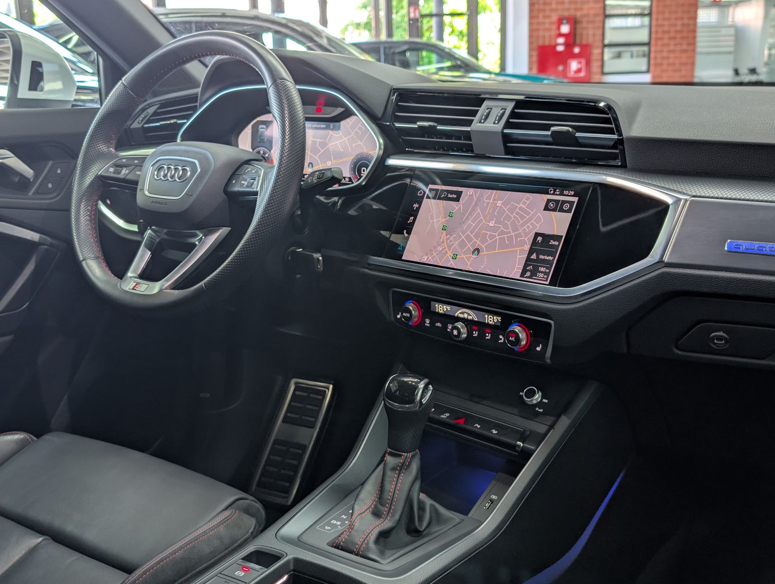Fahrzeugabbildung Audi Q3 Sportback 40 TDI 3x S line LEDER ACC AHK 360°
