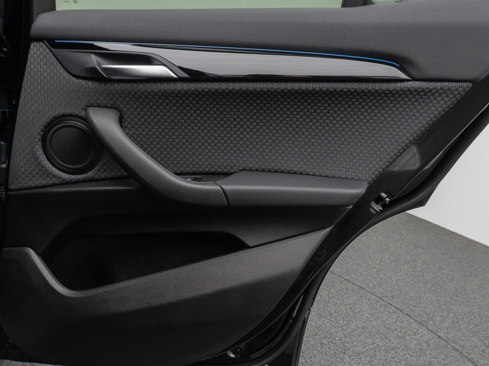 Fahrzeugabbildung BMW X2 xD25e Advantage Stop&Go ParkAss DAB LED Navi