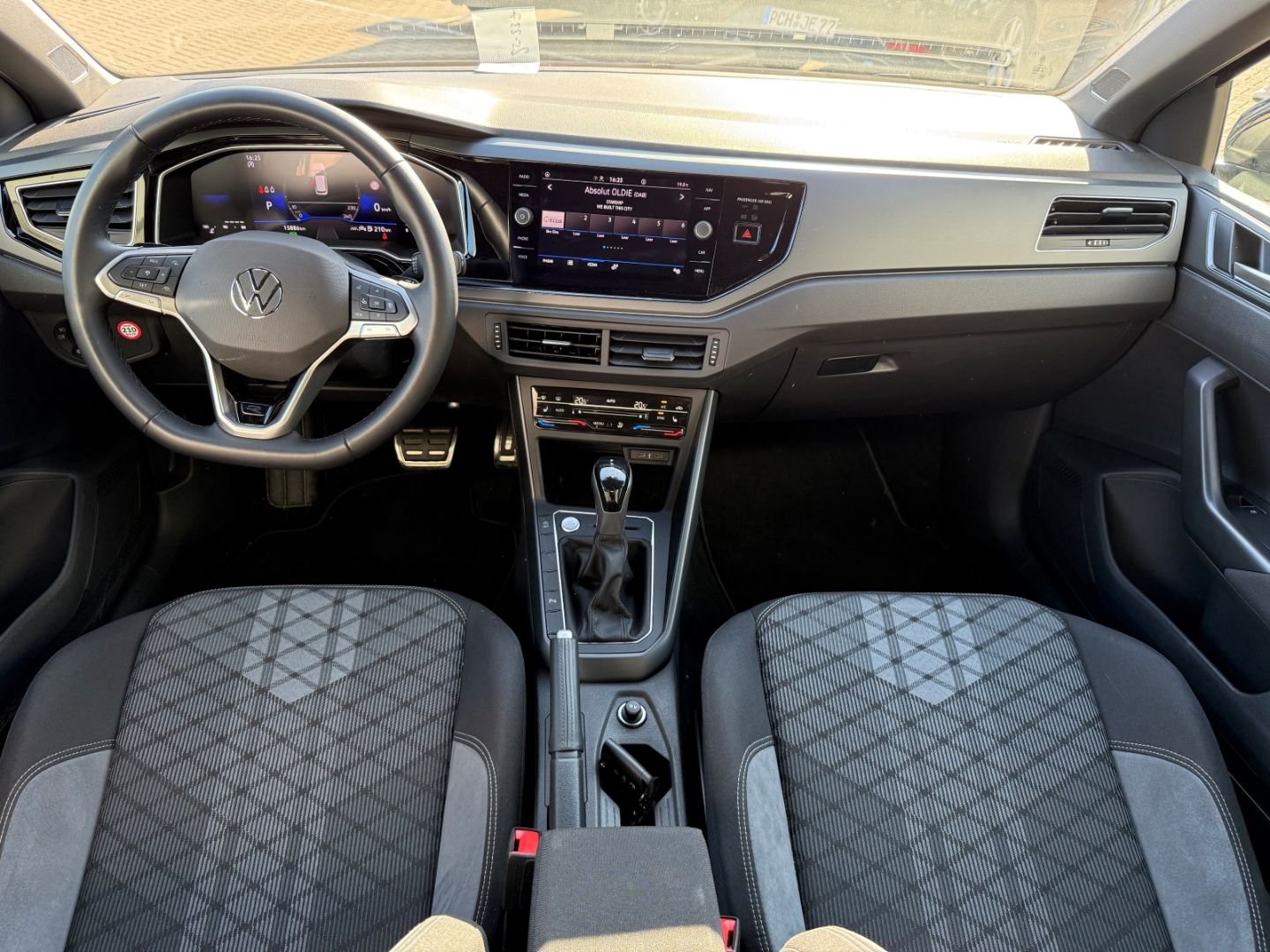 VW Polo VI 1.0 TSI EU6e R-Line RFK SHZ Carplay Alu - Image 23