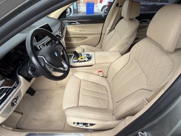 BMW 740 - 12