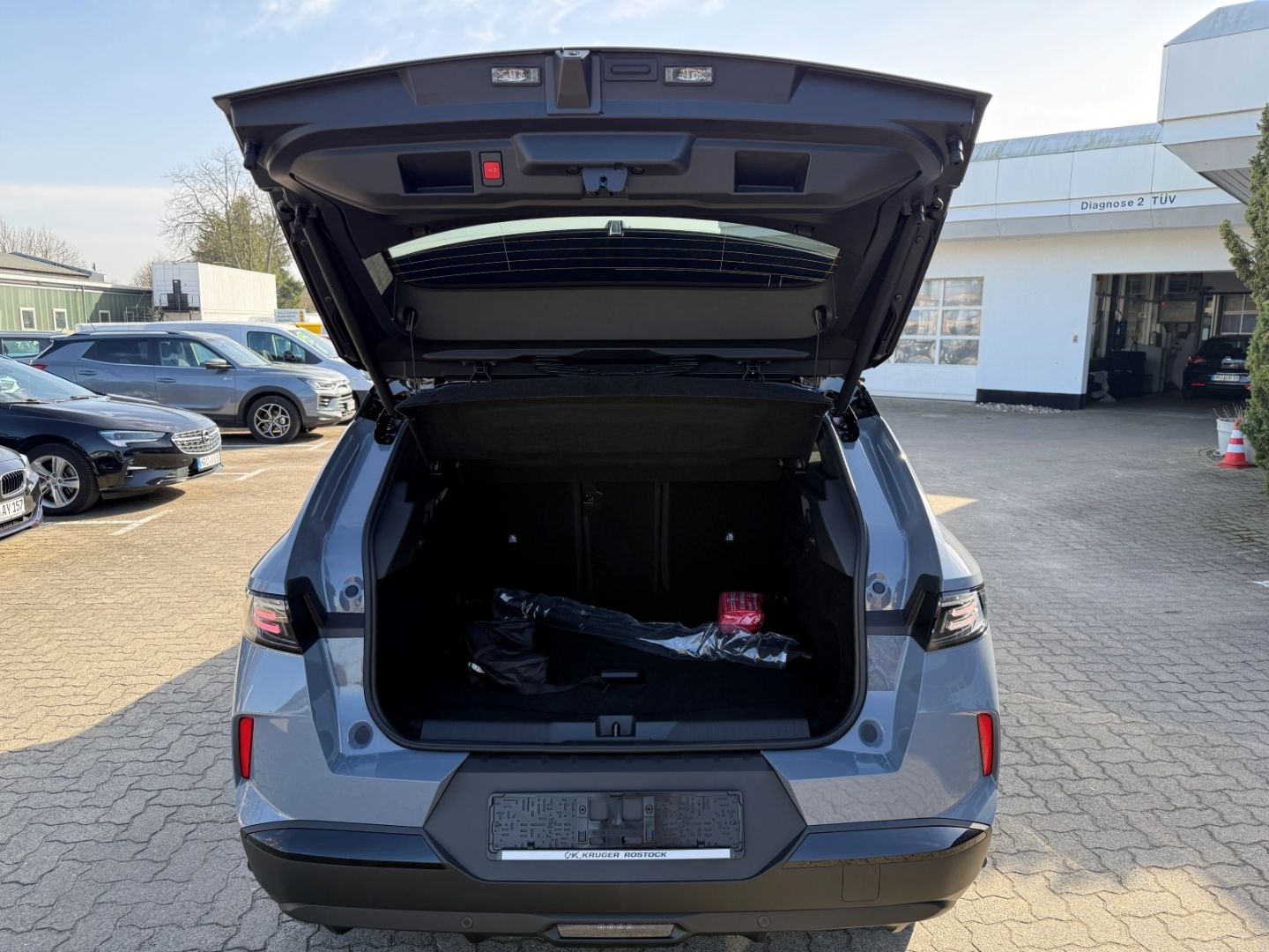 Fahrzeugabbildung Opel Grandland 1.2 48V Mild-Hybrid Ultimate mit AHK