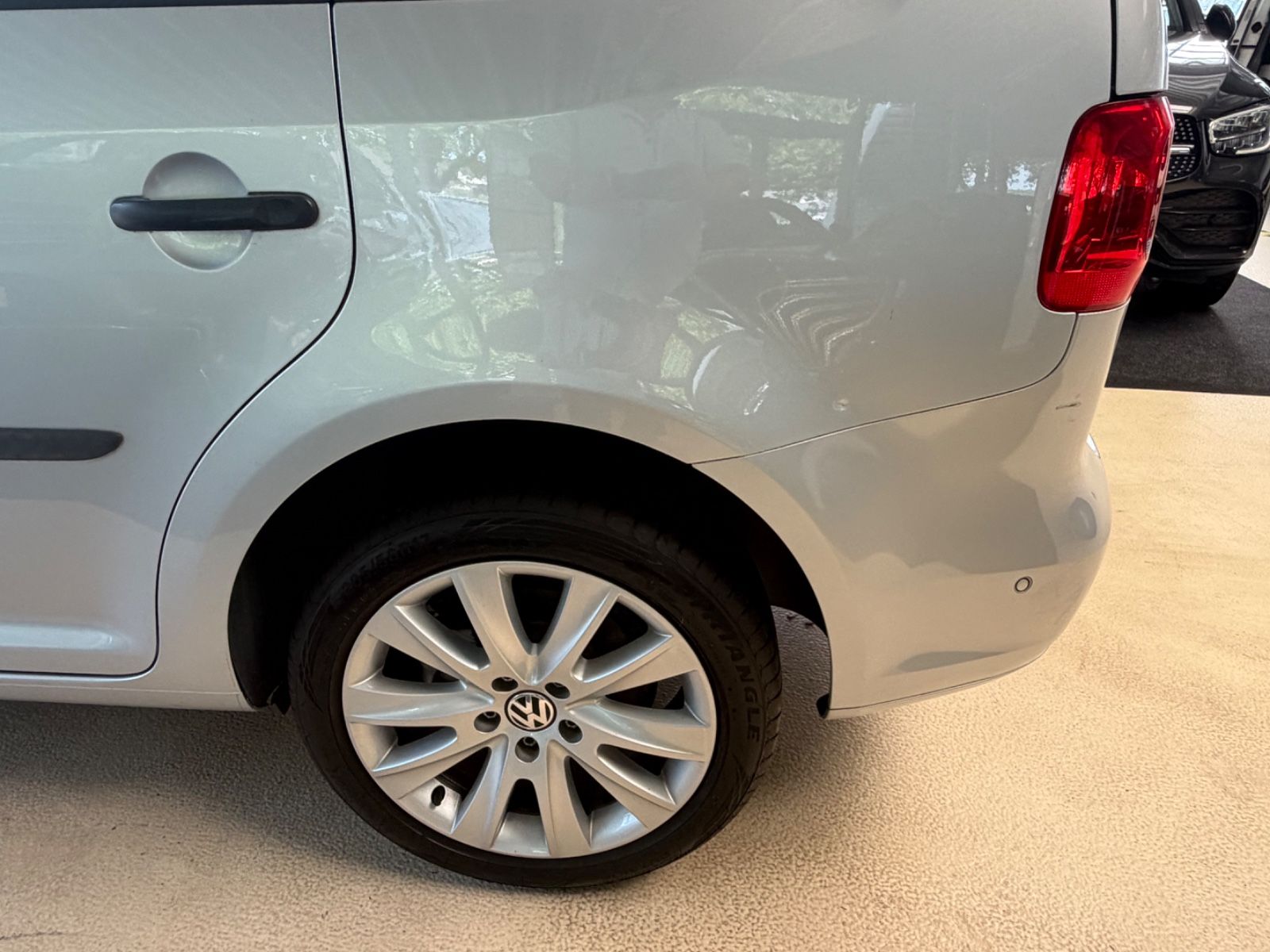 Fahrzeugabbildung Volkswagen Touran 2.0 TDI DSG