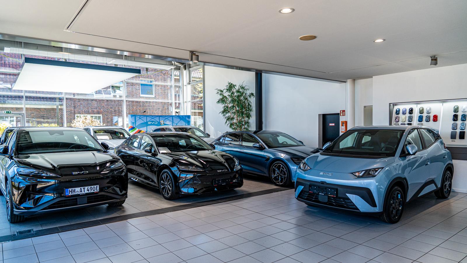 showroom-image-top
