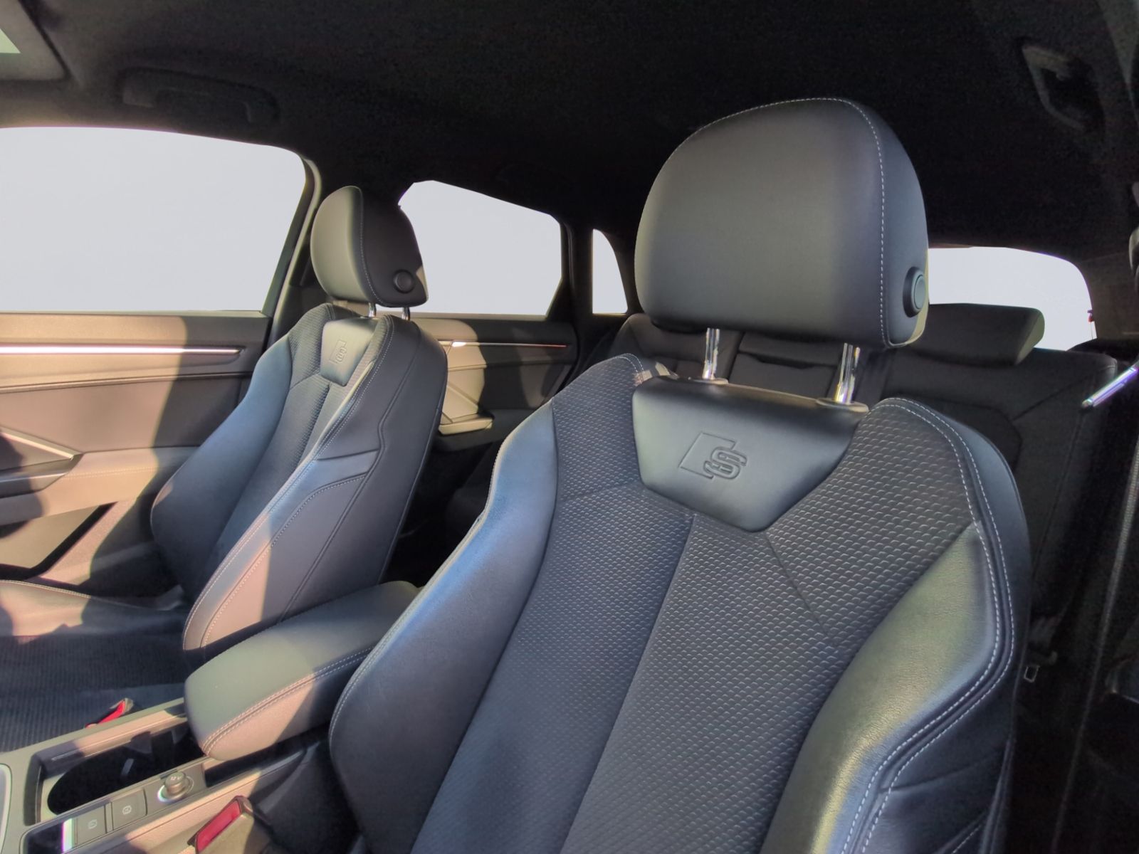 Q3 35 TFSI S tronic S Line AHK+GRA+LED