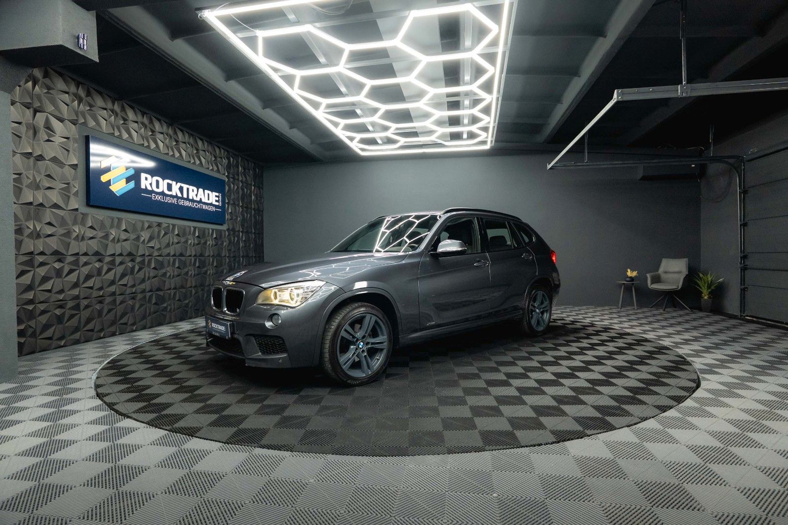 Fahrzeugabbildung BMW X1 xDrive 18d M-Sport Shadow Line *Bi-Xenon*DAB*