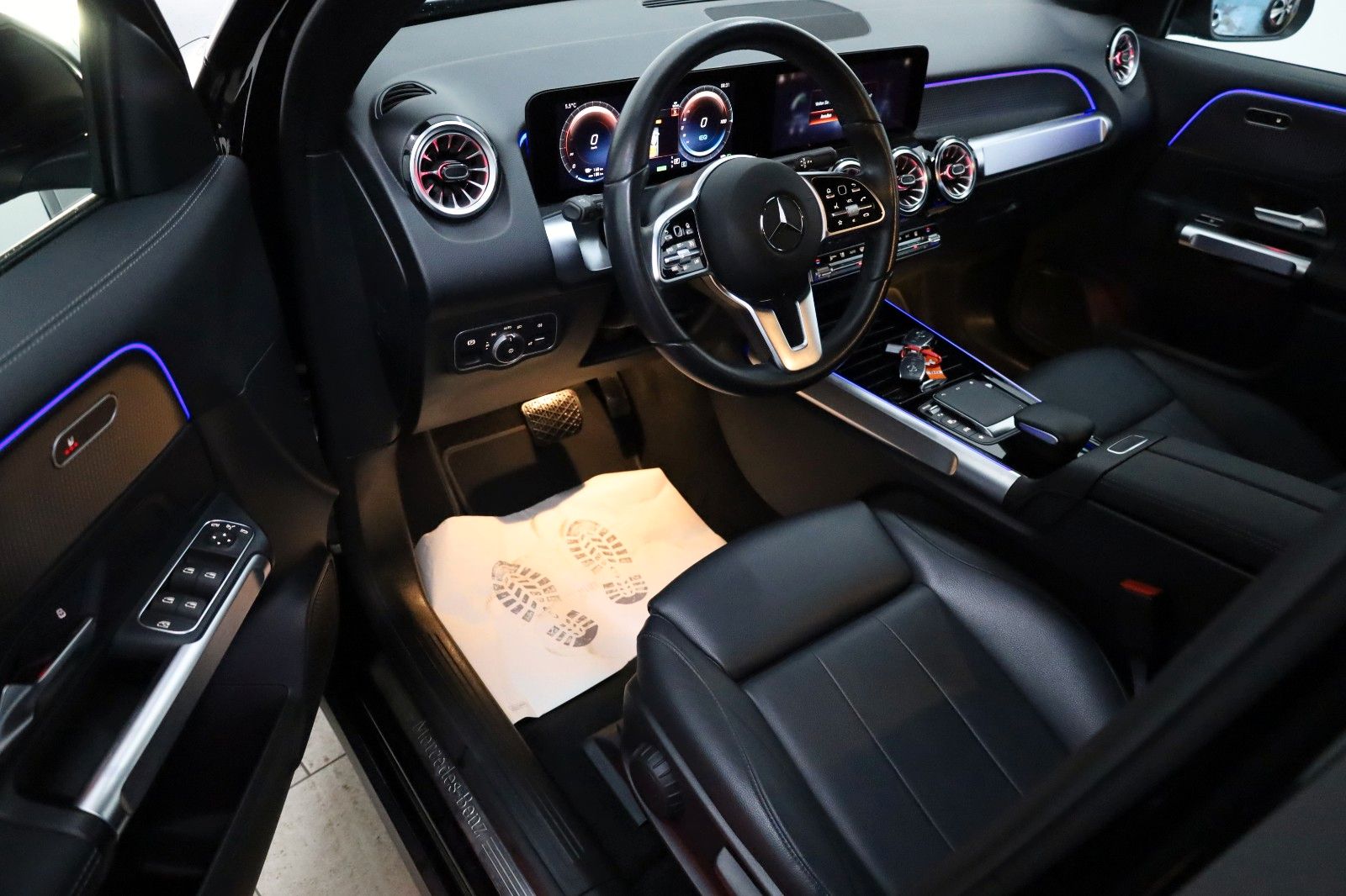 Fahrzeugabbildung Mercedes-Benz EQB 250 Progressive,Leder,Navi,LED,SH,Kamera +WR