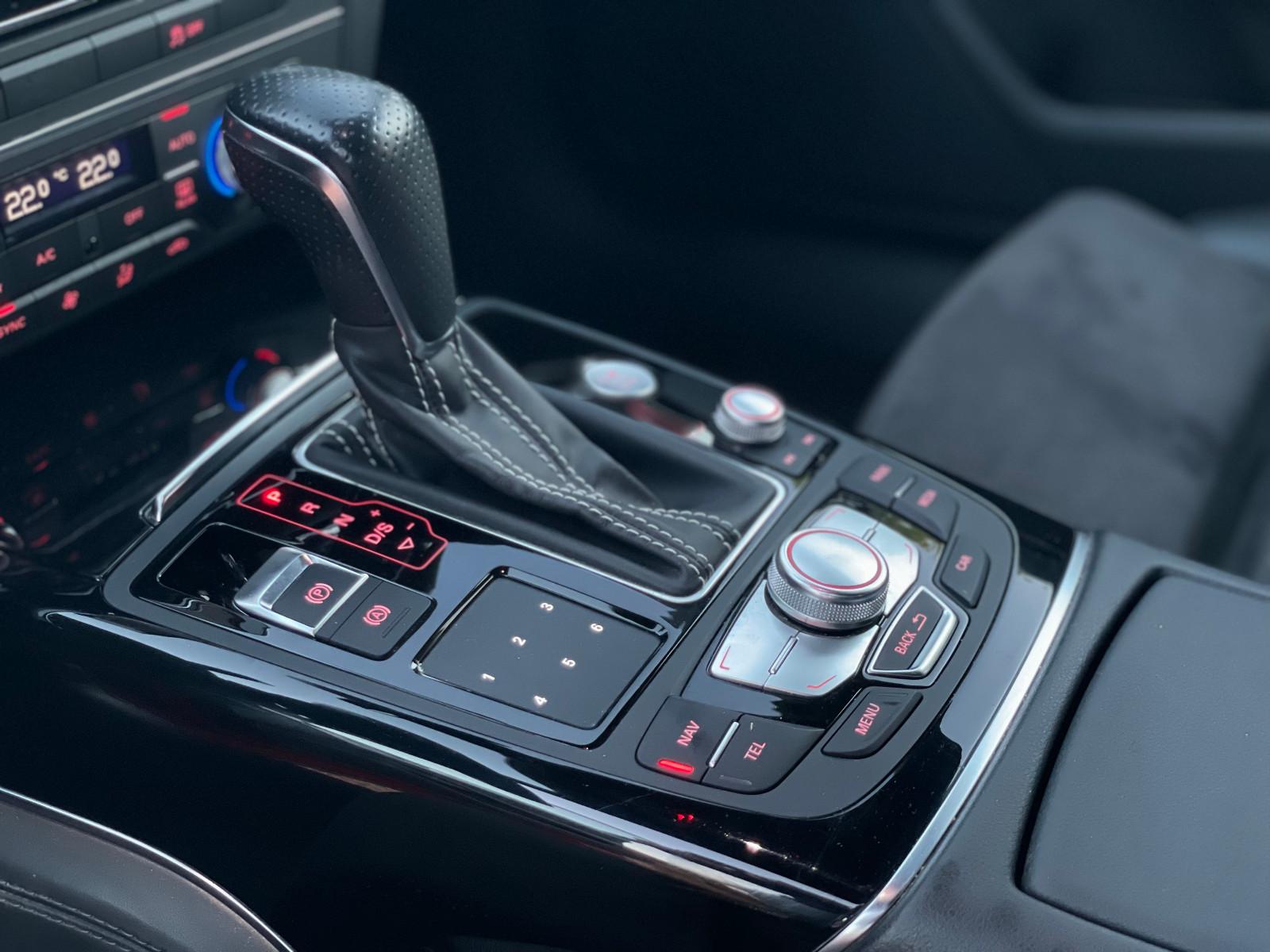 Audi A6 Avant 2.0 TFSI quattro*S line*Pano*DAB*Matrix