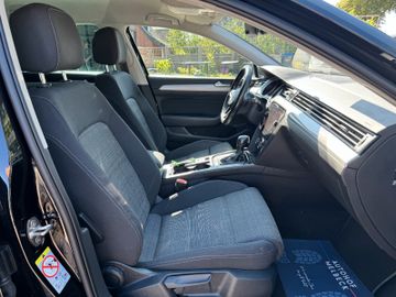 Volkswagen Passat - 11