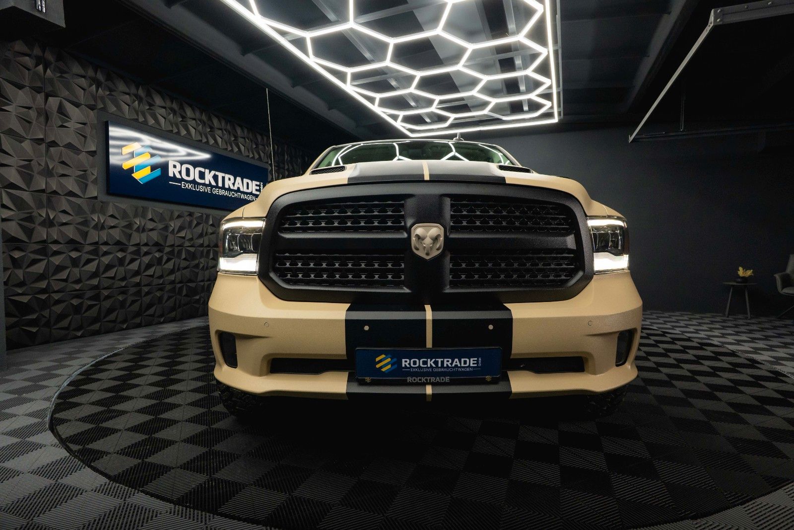 Fahrzeugabbildung Dodge RAM 5.7 V8 HEMI 4x4 PUNISHER OFFROAD RAPTOR LACK