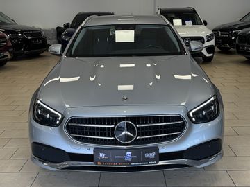 Mercedes E 300 - 2